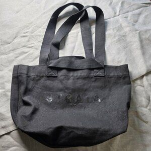 NWT STRATA +/+ Shopper 02